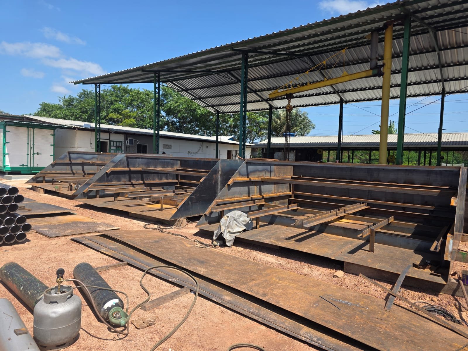 Construção de poitas metálicas
